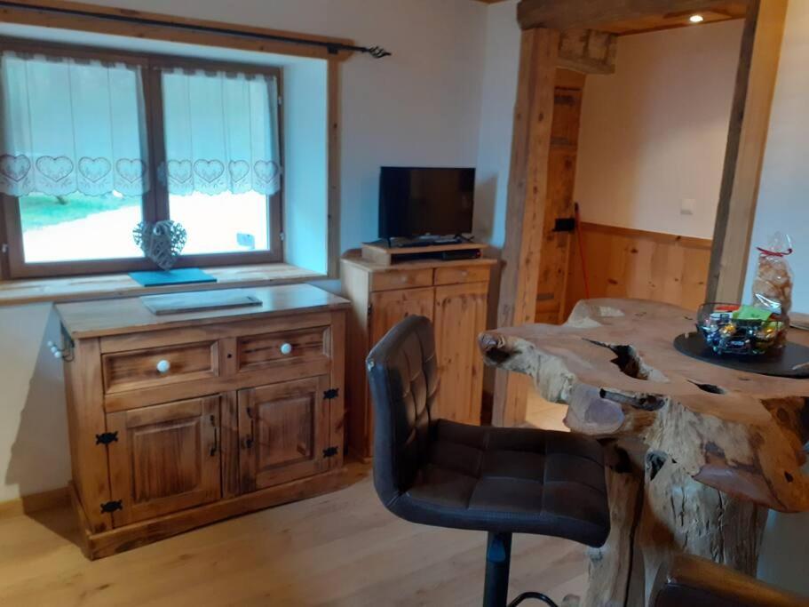 La Grange De Pimberty - Beautiful Apartments 27 Miles From Geneva Vailly Exterior photo