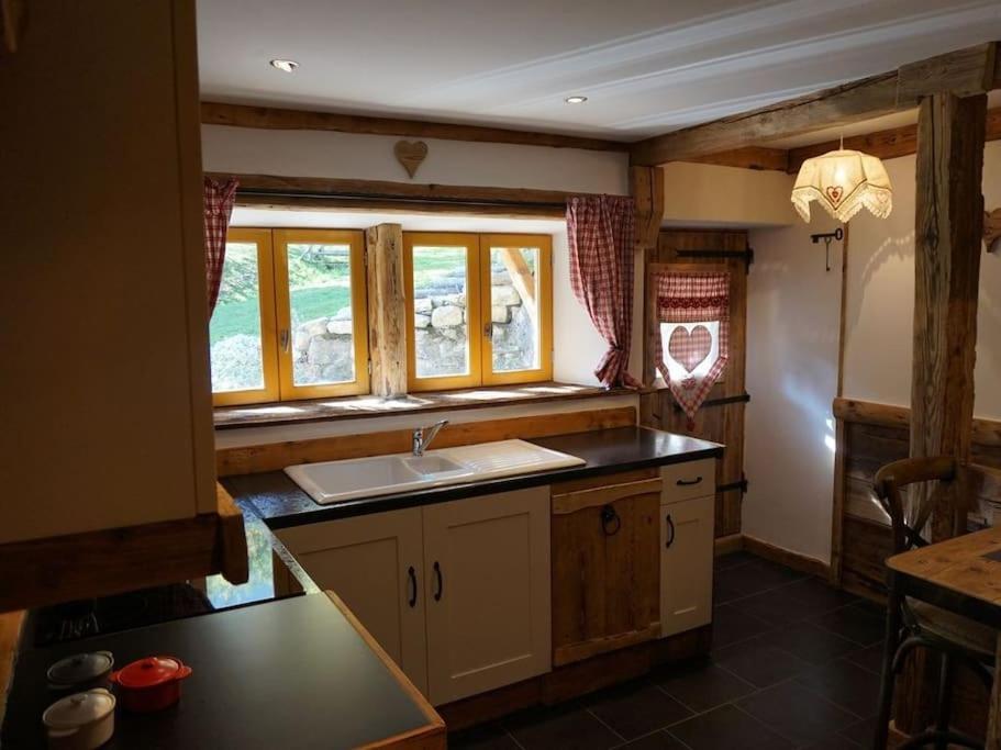 La Grange De Pimberty - Beautiful Apartments 27 Miles From Geneva Vailly Exterior photo